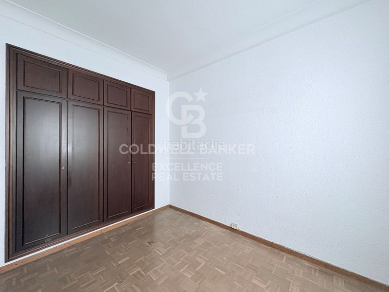Piso luminoso con terraza y garaje en gran vía ramón y cajal en Valencia - Imagen 17