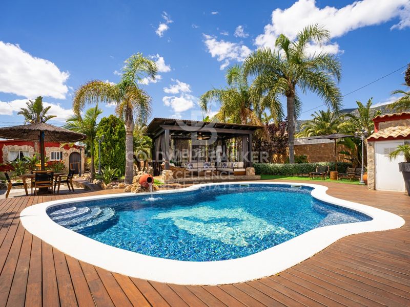 Foto 3aa9d406-e309-4339-a129-a28ea11225f4. Xalet amb aparcament piscina a Alcanar