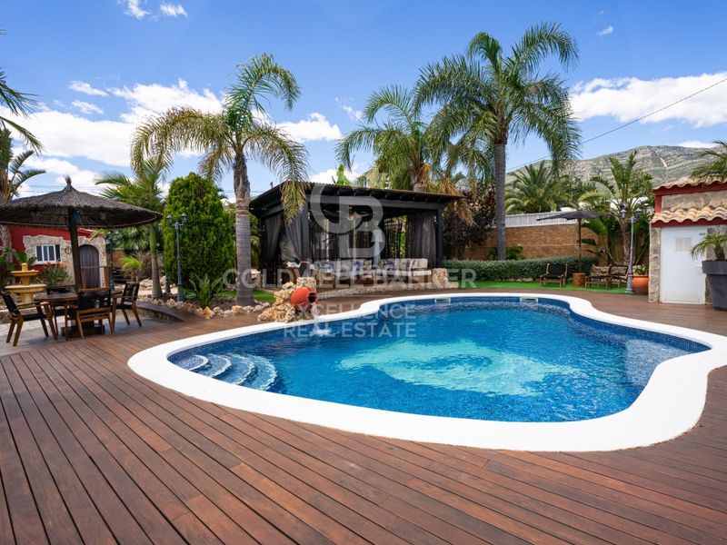 Foto f0c5a24c-827e-4f1d-a179-4bc028744706. Xalet amb aparcament piscina a Alcanar