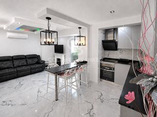 Flat  Calle pedro aleixandre. Moderno piso, luminoso a 50 metros de los jardines del turia y l