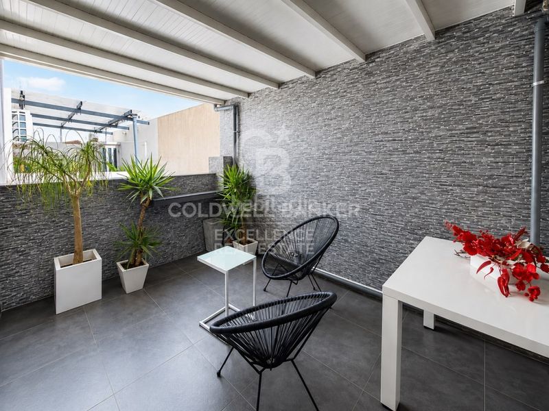 Foto 0dfc98b6-547b-49d9-8ec1-03247b50dce7. Pis a Mont Olivet Valencia