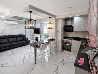Flat  Calle pedro aleixandre. Moderno piso reformado de 96 m2 con 2 terrazas en montolivet.