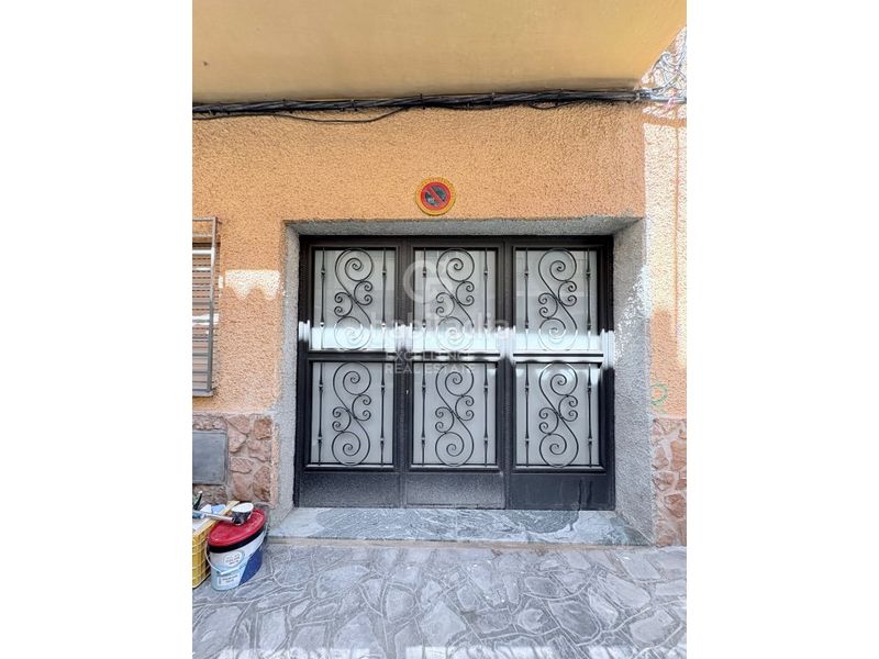 Foto 73e28511-d811-48ef-8806-67fa41525394. Casa amb aparcament a Serra