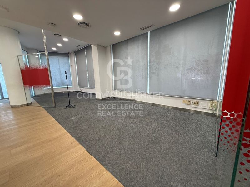 Foto a30fb5aa-ec5f-4305-9f08-91415b96e5ff. Local comercial a Gran Via Valencia