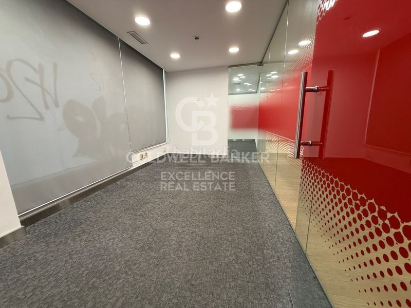 Foto bfa5902e-ff84-4bf2-8fe0-a03f49cee246. Local comercial a Gran Via Valencia