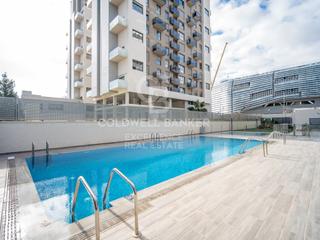 Piso  N/a. Piso de alta calidad con terraza de 40m2, urbanización con pisci