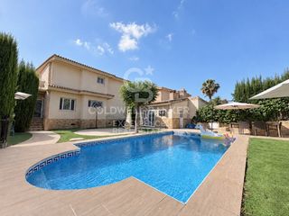Chalet  Calle goya-la loma. Exclusiva villa de diseño con piscina, gimnasio, cocina de veran