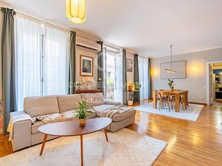 Appartement  Calle musico jose iturbi. Piso señorial de 145 m2 con techos altos, vigas y mosaico valenc