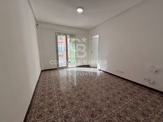 Lloguer Pis  Calle cuartell. Luminoso piso en alquiler de 63 m, reformado, con balcón y 3 dor