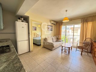Flat  Calle almirante roger de lauria. Coqueto apartamento a 100 metros del mar en la playa de oliva