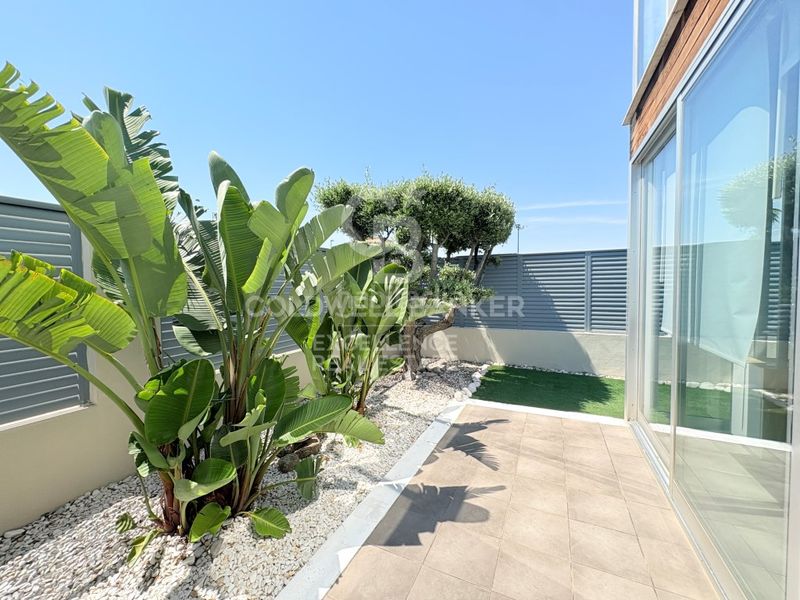 Foto b5dbb0bd-12c8-4ece-aa9b-f25ba028a4a3. Casa adossada amb aparcament piscina a Playa Burriana