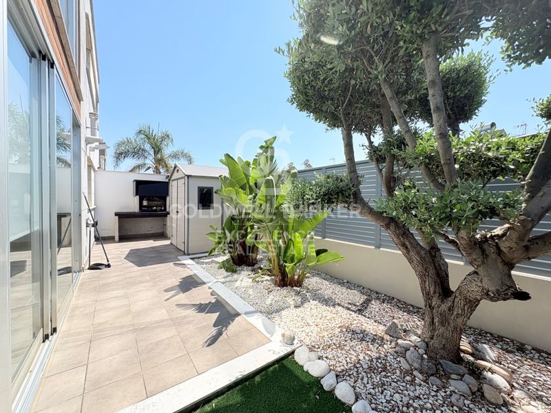 Foto ed5aa410-a1cc-47f4-ab59-a49da14683cc. Casa adossada amb aparcament piscina a Playa Burriana