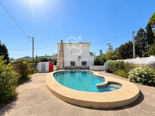 Chalet  Camino covatelles. Chalet independiente con piscina, privacidad y vistas abiertas e