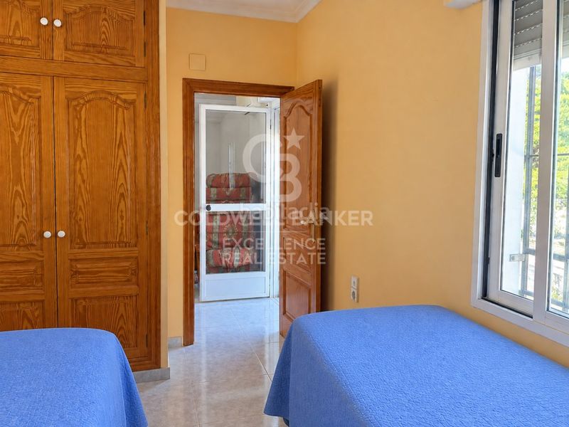Foto e9eda17c-834b-42e7-b582-d8582fc19483. Xalet amb aparcament piscina a Oliva pueblo Oliva