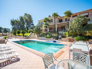 Casa  Calle naranjos s perenchiza. Exclusiva villa de lujo en chiva con piscina y vistas espectacul