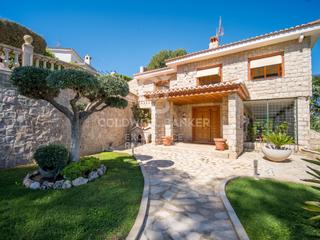 Maison  N/a. Villa de lujo en urbanización exclusiva sierra perenchiza, 556m2