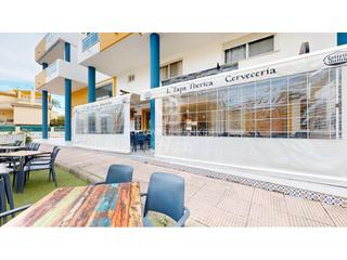 Locale commerciale  N/a. Barrestaurante en pleno funcionamiento  vivienda en planta super