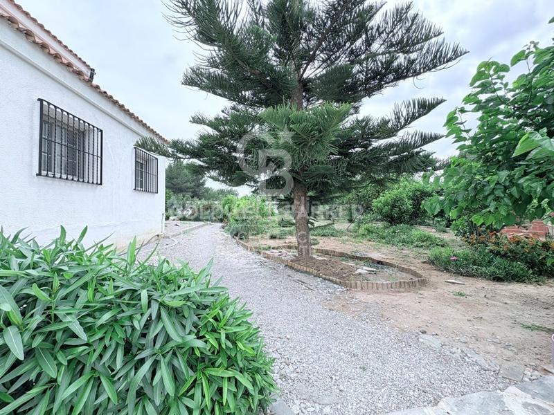 Foto 534a66b6-54a9-435a-b338-1e66dde0790f. Xalet amb aparcament piscina a Riba - roja de Túria