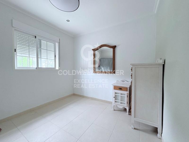 Foto 66c17849-5afa-4f34-bdc5-1d96f2bdb78a. Xalet amb aparcament piscina a Riba - roja de Túria