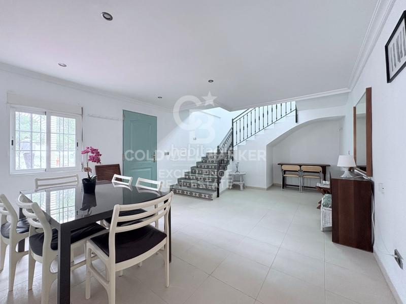 Foto 8395bc0c-e570-4909-a741-439a5c5a6f78. Xalet amb aparcament piscina a Riba - roja de Túria