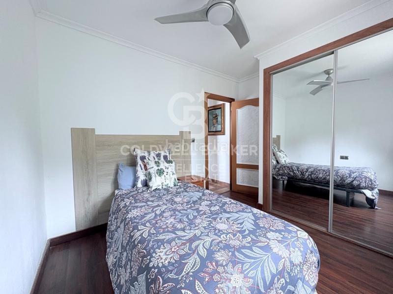 Foto 90f33401-1402-42d9-a305-814cb1af6a60. Xalet amb aparcament piscina a Riba - roja de Túria