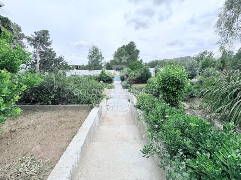 Foto aa115c8b-b14b-4fac-975e-d675ad58bda5. Xalet amb aparcament piscina a Riba - roja de Túria