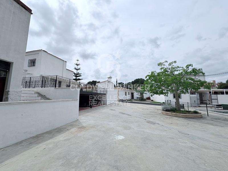 Foto b09a2f62-410a-4131-9b57-cb266d6bf210. Xalet amb aparcament piscina a Riba - roja de Túria