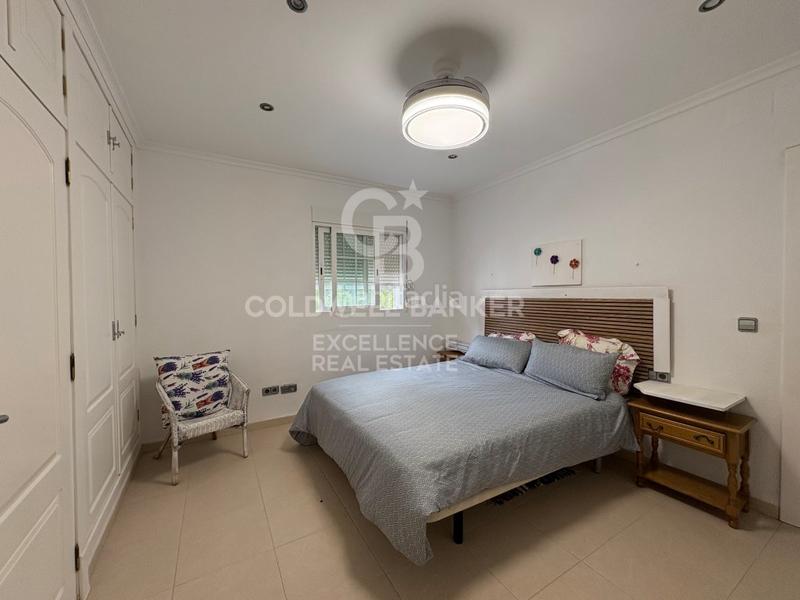 Foto b65fff60-a025-4cce-8bfe-5a4b46f3dda0. Xalet amb aparcament piscina a Riba - roja de Túria