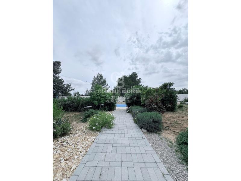 Foto c23d385d-77fc-4357-bebc-4de5ac5cb250. Xalet amb aparcament piscina a Riba - roja de Túria