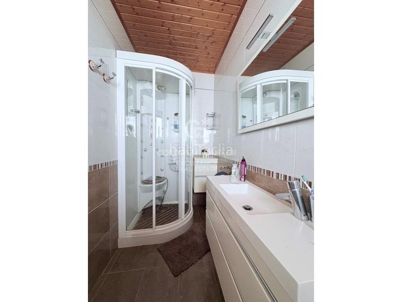 Foto ced31279-45ba-433a-bbc3-23b5e2d35a3f. Xalet amb aparcament piscina a Riba - roja de Túria