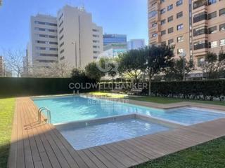 Pis en Calle pintor maella 32. Piso ideal para la familia en urbanizacin con piscina, parque i