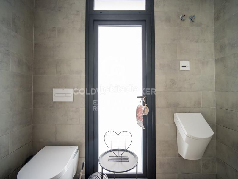 Foto 5bffb7de-f5ea-48be-bb9e-291d1e254d40. Casa impresionante villa de lujo con estilo moderno e ibicenco en urbanización exclusiva e en Calp