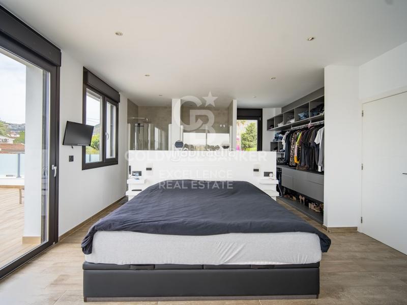 Foto 6bf8bd37-0e59-4ddc-aac4-5f9be9ed6e20. Casa impresionante villa de lujo con estilo moderno e ibicenco en urbanización exclusiva e en Calp
