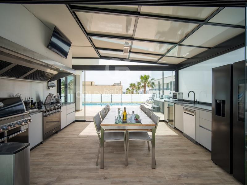Foto 822f5a6f-e1b1-49bc-9f62-09f0b97a174d. Casa impresionante villa de lujo con estilo moderno e ibicenco en urbanización exclusiva e en Calp