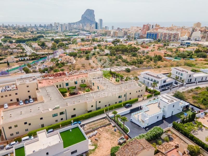 Foto d1a3b2fb-8c9a-40d5-ba07-8513ff2af706. Casa impresionante villa de lujo con estilo moderno e ibicenco en urbanización exclusiva e en Calp