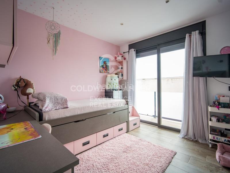 Foto d3025472-8b63-47b6-90e6-75a3d8ba1a00. Casa impresionante villa de lujo con estilo moderno e ibicenco en urbanización exclusiva e en Calp