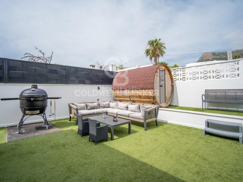 Foto d4874a26-fb03-46e8-bdeb-47f058e90277. Casa impresionante villa de lujo con estilo moderno e ibicenco en urbanización exclusiva e en Calp