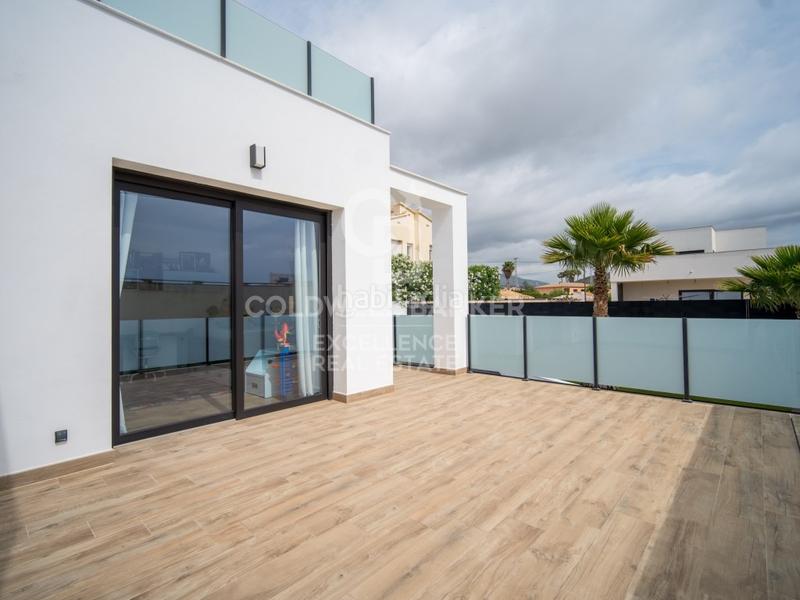 Foto dea90b19-fbdc-4aaa-86c5-5a1b23a5a9ce. Casa impresionante villa de lujo con estilo moderno e ibicenco en urbanización exclusiva e en Calp