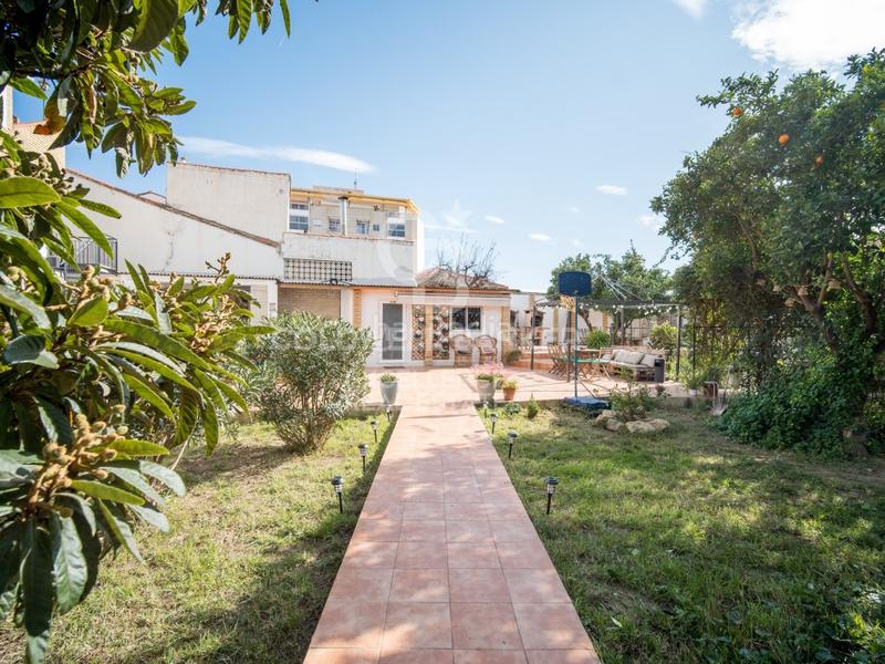 Foto b694d75a-85e7-4df1-94d9-1750326c2ea0. Local comercial a Centro Ciudad Paterna