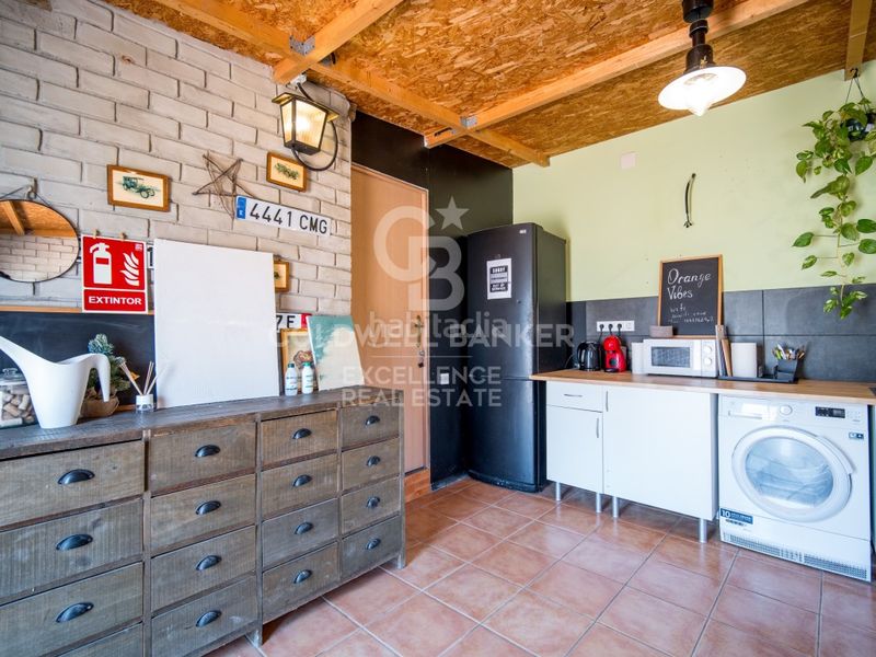 Foto 2c22723a-9252-43f7-9cb1-1c74a7479652. Local comercial hostal con licencia turística y rentabilidad del 10 en valencia. en Paterna
