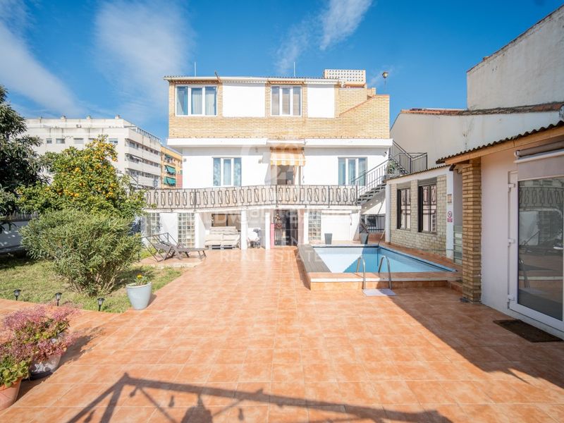 Foto 6f4a1ad6-b150-428f-afd9-8183640adc41. Local comercial hostal con licencia turística y rentabilidad del 10 en valencia. en Paterna