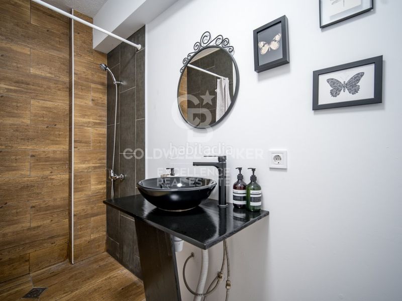 Foto 787dbfe5-0a9d-4eec-b91e-c5e7c24db1bd. Local comercial hostal con licencia turística y rentabilidad del 10 en valencia. en Paterna