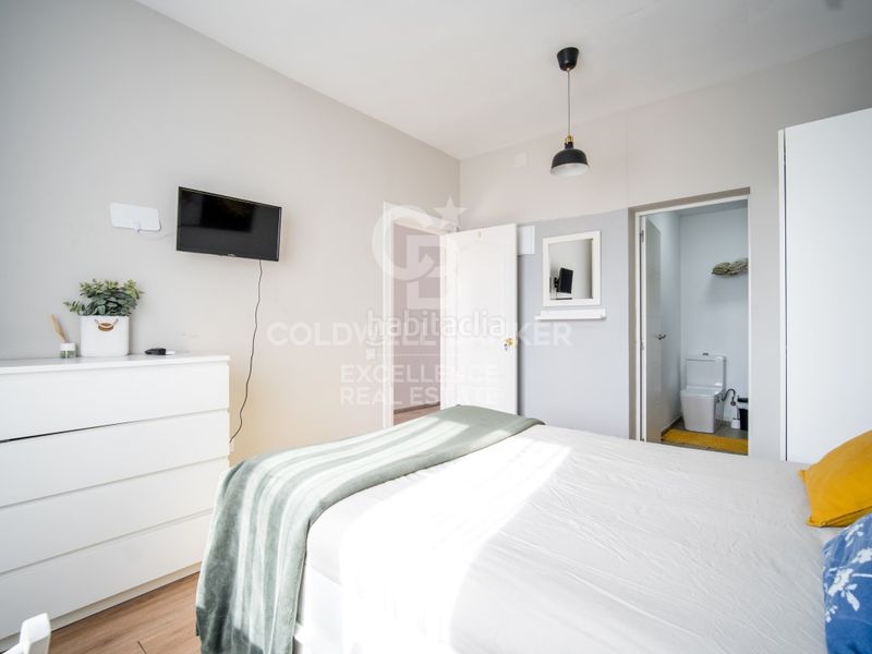 Foto b366d959-b236-46a7-b453-ce268e82b777. Local comercial hostal con licencia turística y rentabilidad del 10 en valencia. en Paterna