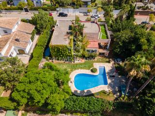 Maison  N/a. Espectacular villa en monte alcedo, ribaroja de túria, con pisci