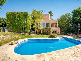 Casa  Urbanizacion parque monte alcedo. Villa de 350 m con piscina, terrazas y 7 dormitorios en monte al
