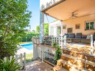 Casa  Urbanizacion parque monte alcedo. Villa de 350 m con piscina, terrazas y 7 dormitorios en monte al