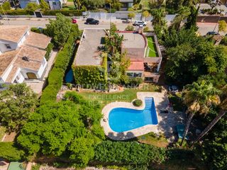 Casa  Urbanizacion parque monte alcedo. Villa de 350 m con piscina, terrazas y 7 dormitorios en monte al