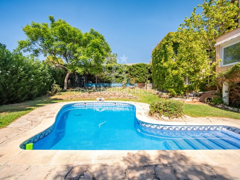 Foto 836a32aa-04b5-43b9-95e8-2fd91e8ad801. Casa amb calefacció aparcament piscina a Riba - roja de Túria