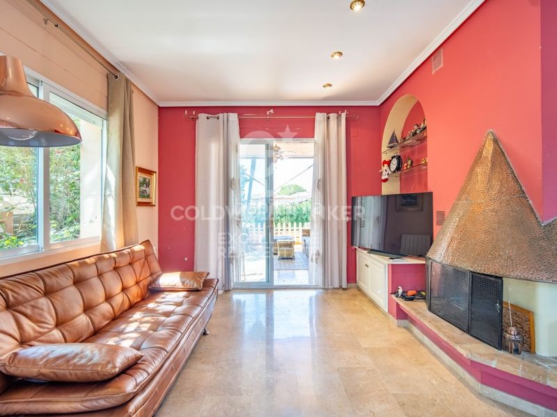 Foto a7afc322-b92b-456d-a480-1304b9f7ce15. Casa amb calefacció aparcament piscina a Riba - roja de Túria