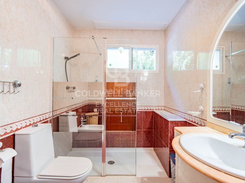Foto c4b2abd0-c3a1-4fe2-8a15-01e0e892138f. Casa amb calefacció aparcament piscina a Riba - roja de Túria
